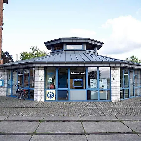Slube Am Stadthafen Hotel Neustrelitz